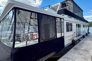 2003 Horizon Houseboat