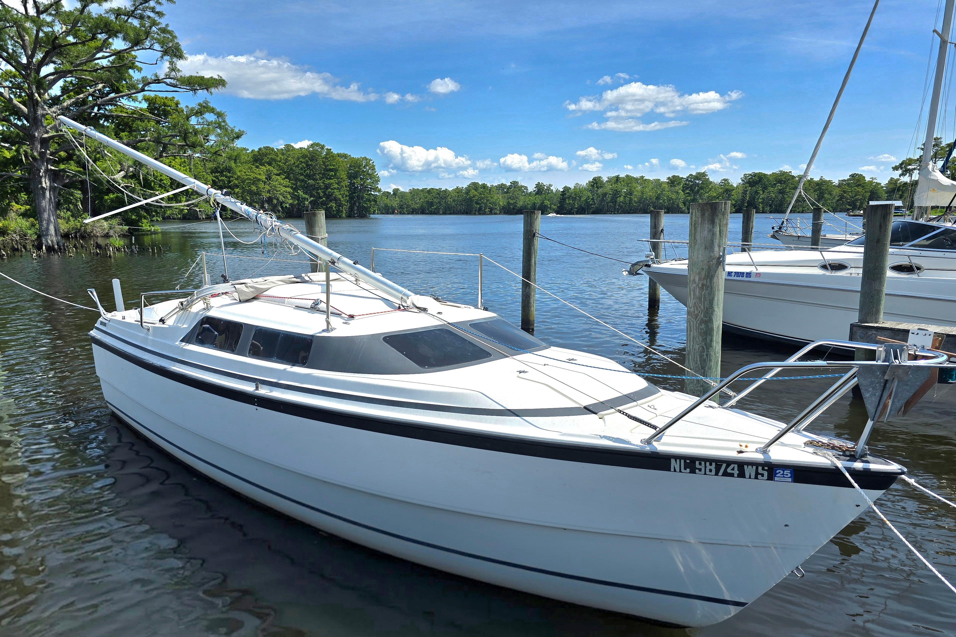2002 MacGregor 26X Powersailer