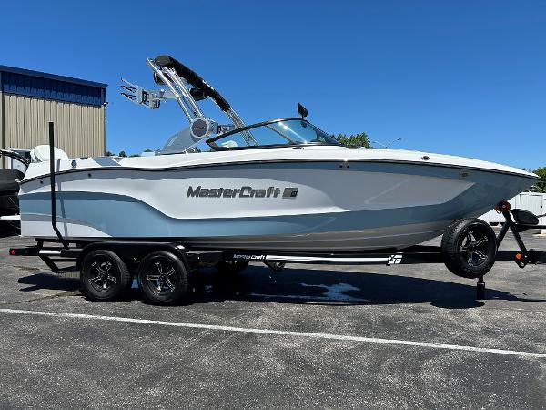 2024 MasterCraft XT23