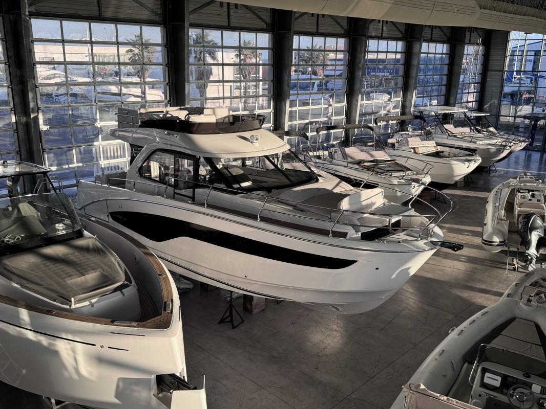 2025 Beneteau Antares 12
