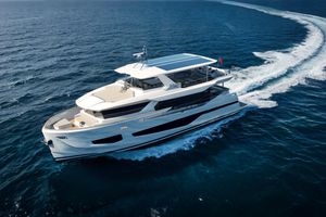 Numarine 27XP Luxurious 2026 Numarine 27XP yacht cruising on open sea.