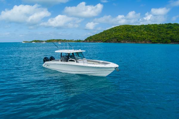 Boston Whaler 380 Outrage