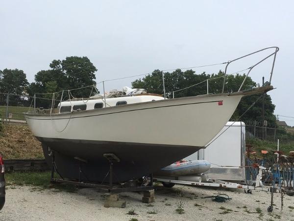 Allied Marine Sea Wind 30 1965 Allied Marine Sea Wind 30 sailboat on dry dock.