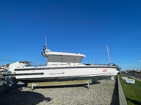 2024 Axopar 28 CABIN