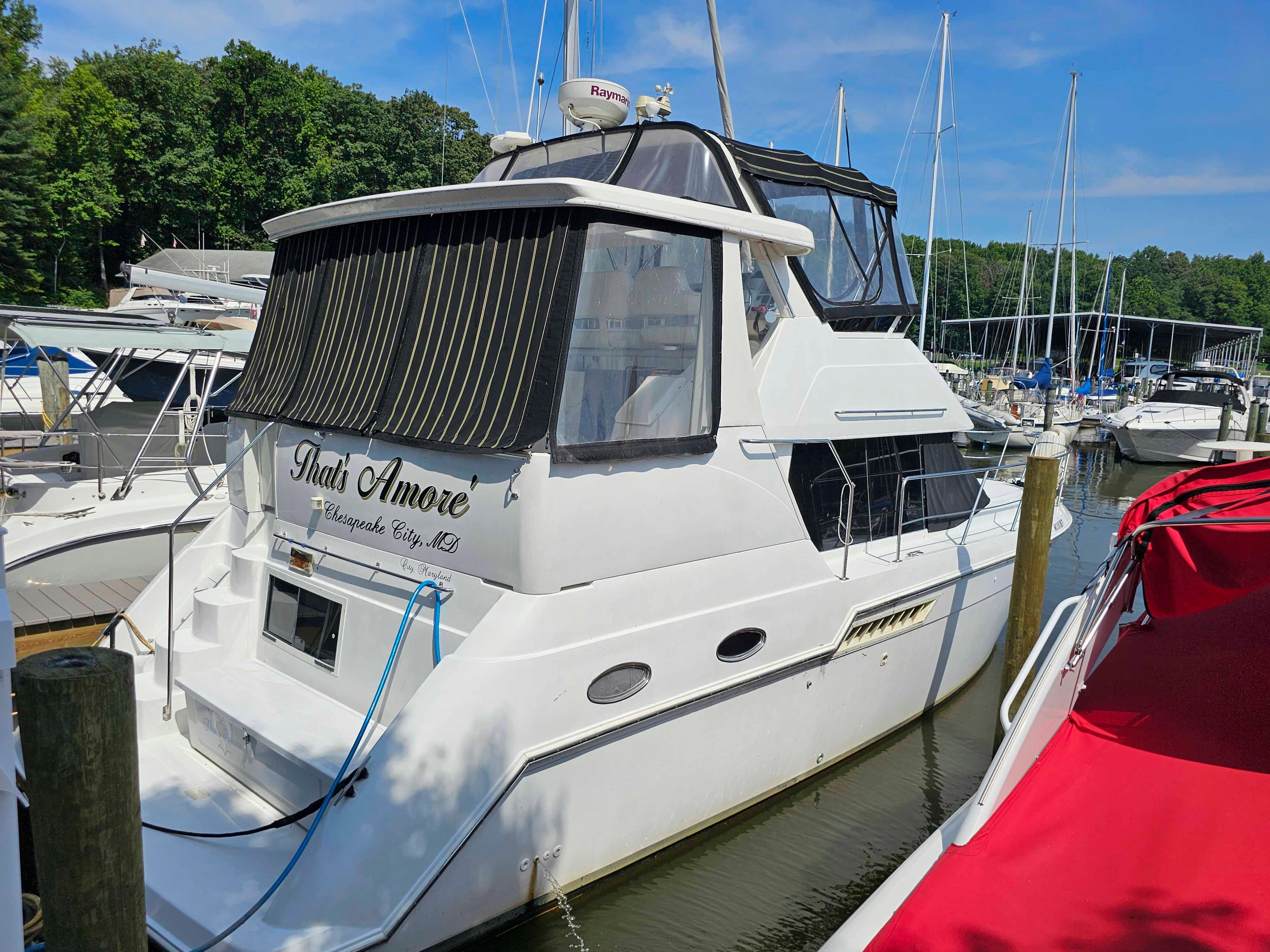 2000 Carver 356 Aft Cabin Motor Yacht