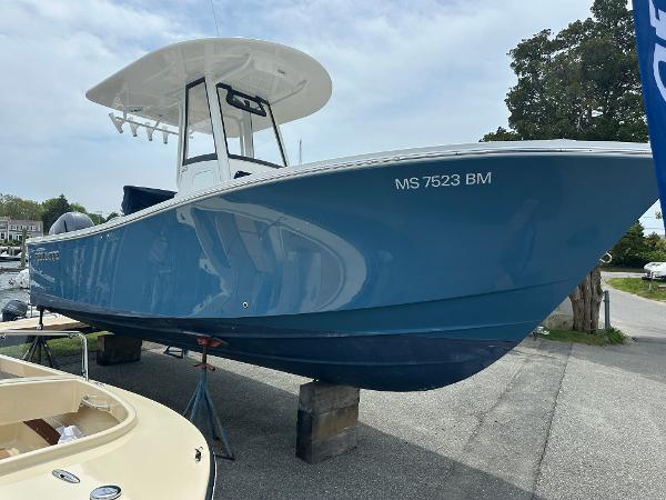 2020 Regulator 23 Forward Seating