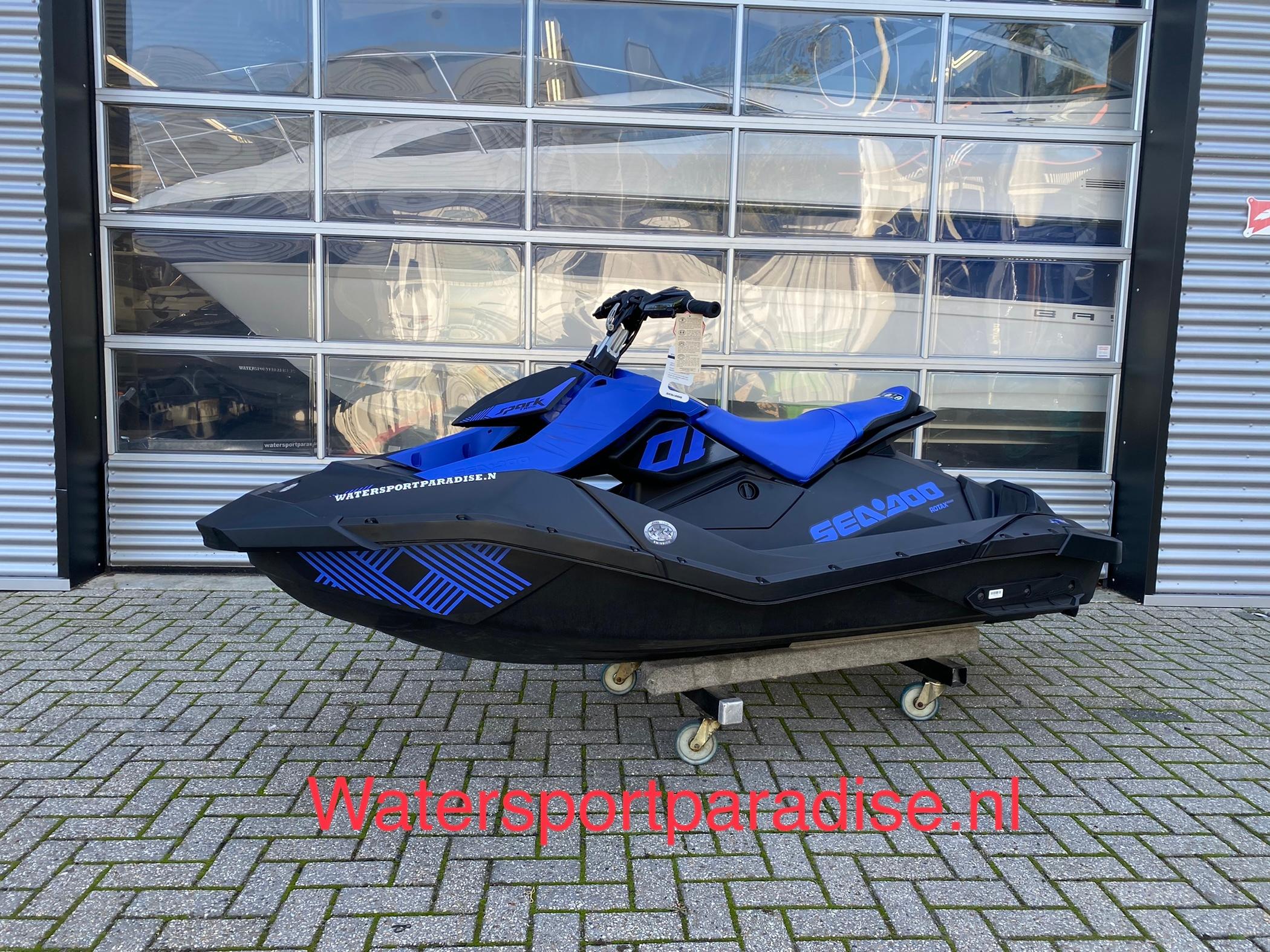 2023 Sea-doo Spark 2-up Trixx 2023 Manta Green, In Verkoophaven 