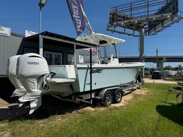 2025 Parker 2600 Center Console