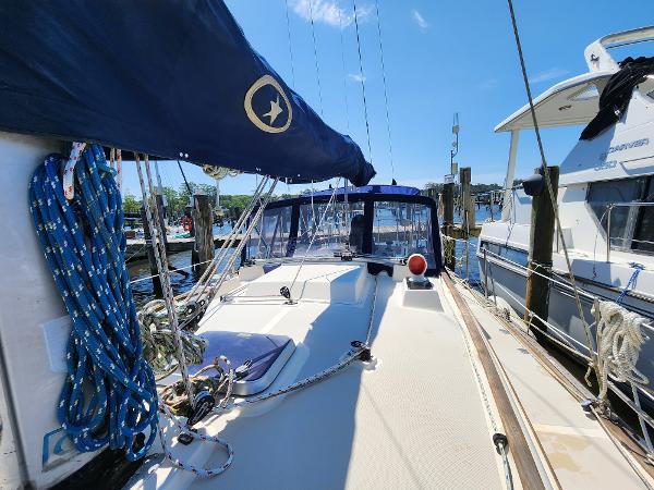 Island Packet 35