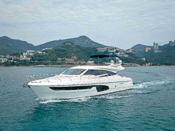 2015 Ferretti Yachts 650