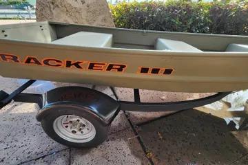 2026 Tracker Grizzly 10 Jon