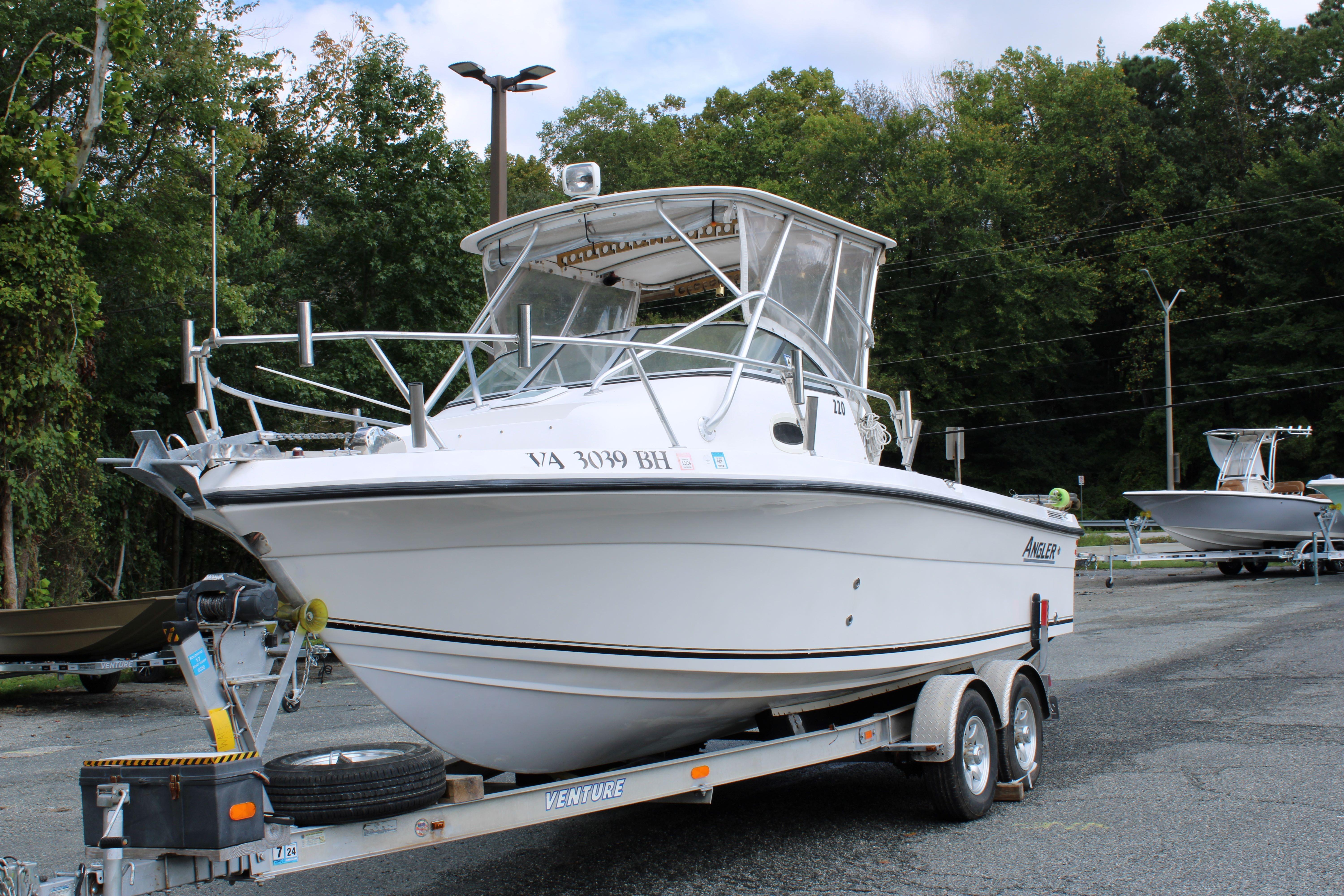 2005 Angler 220 WA