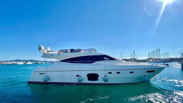 2009 Ferretti Yachts 592