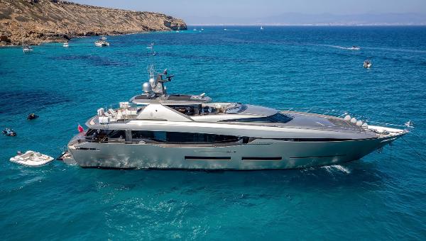 2012 Peri Yachts 37m