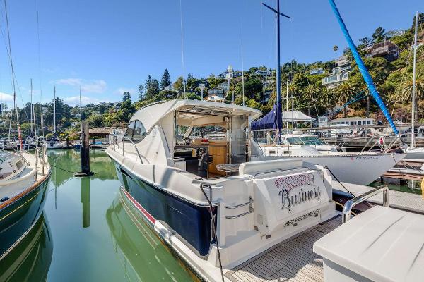 Riviera 3600 Sport Yacht