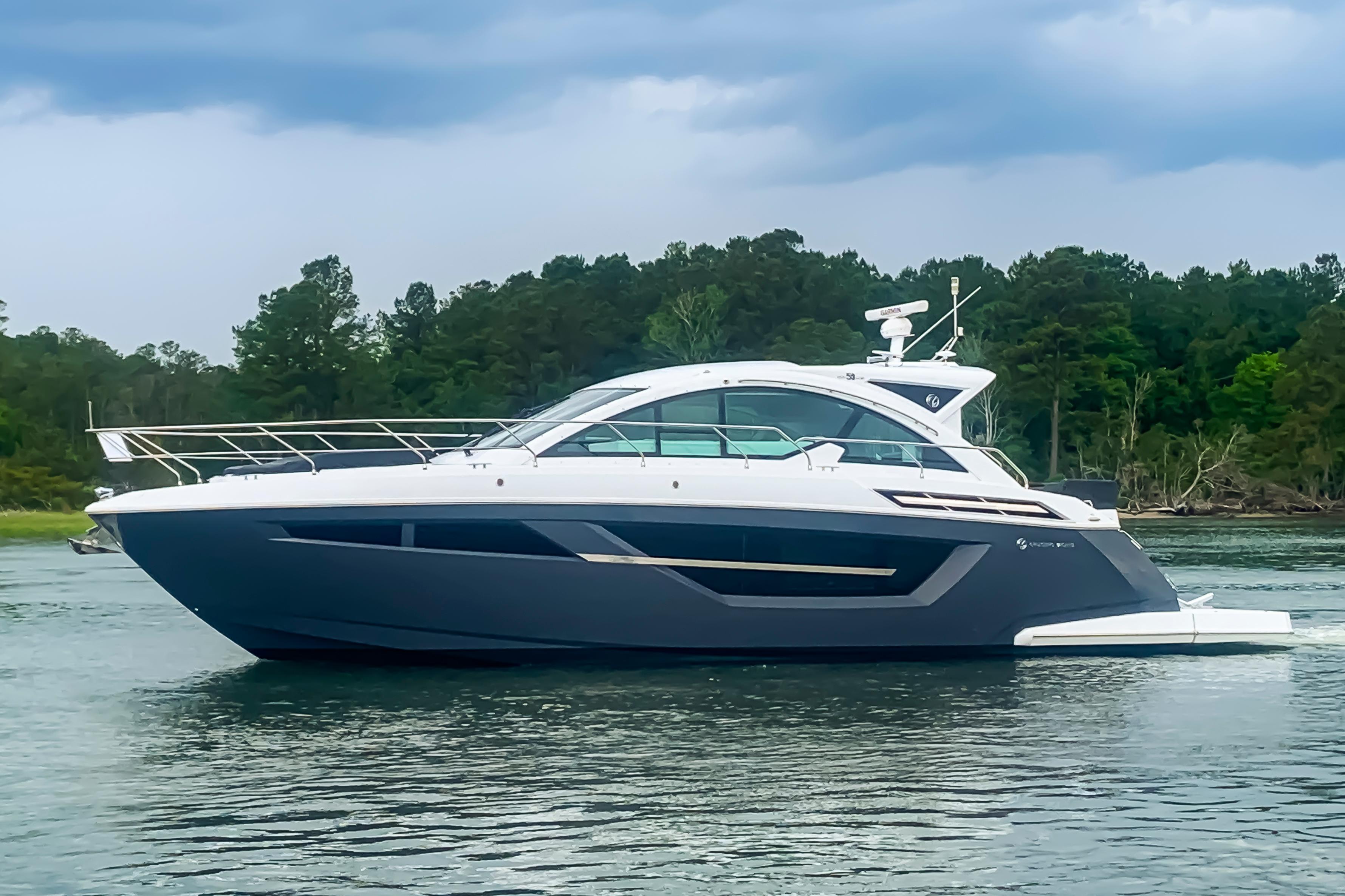 2021 Cruisers Yachts 50 Cantius