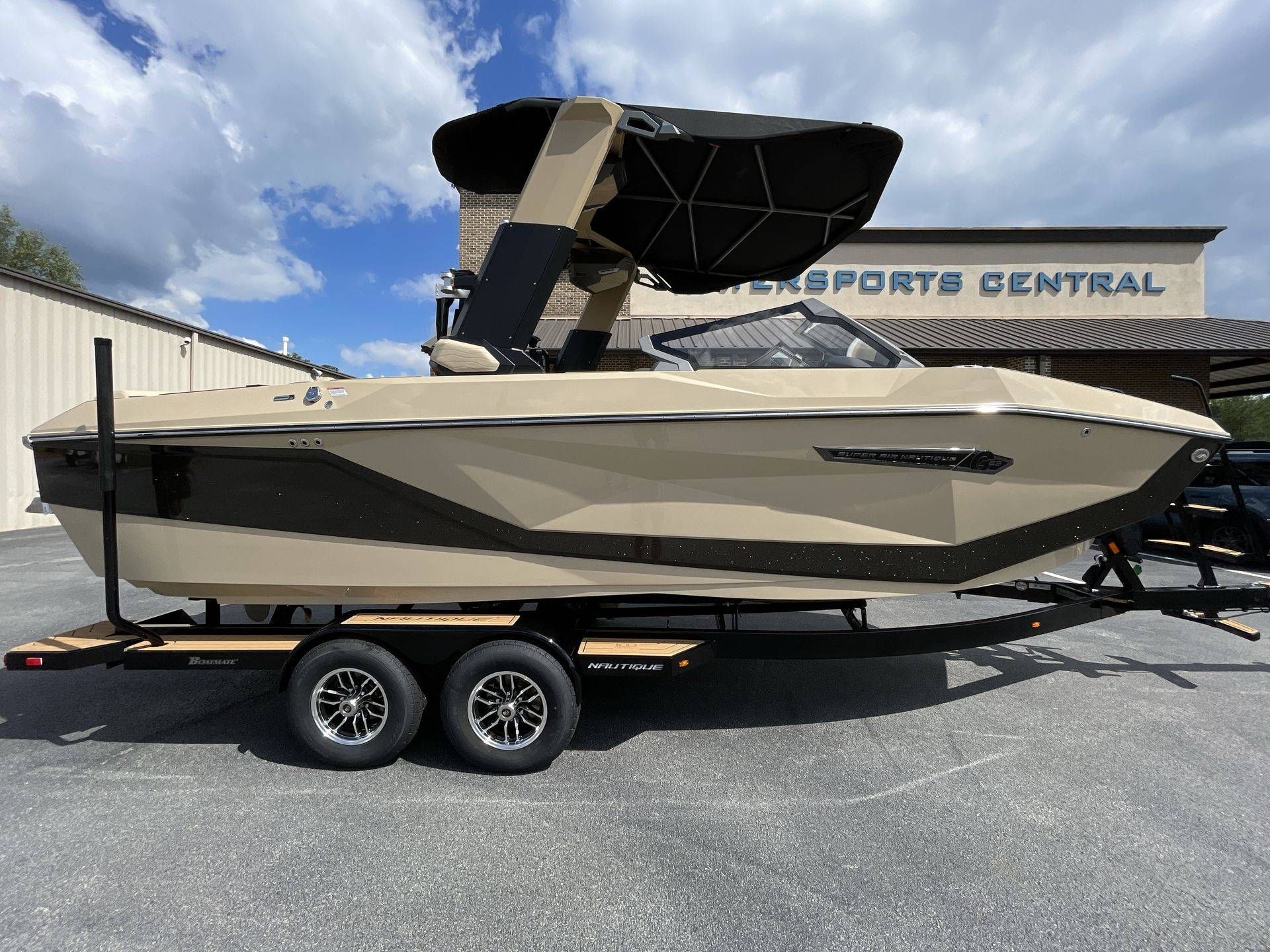 2025 Nautique G23