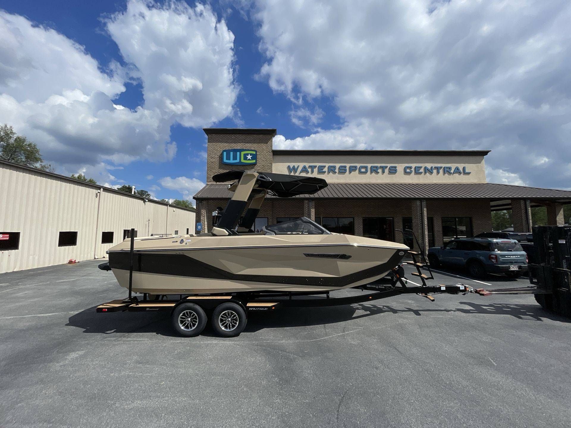 2025 Nautique G23