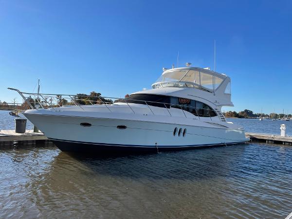 2009 Silverton 52 Ovation