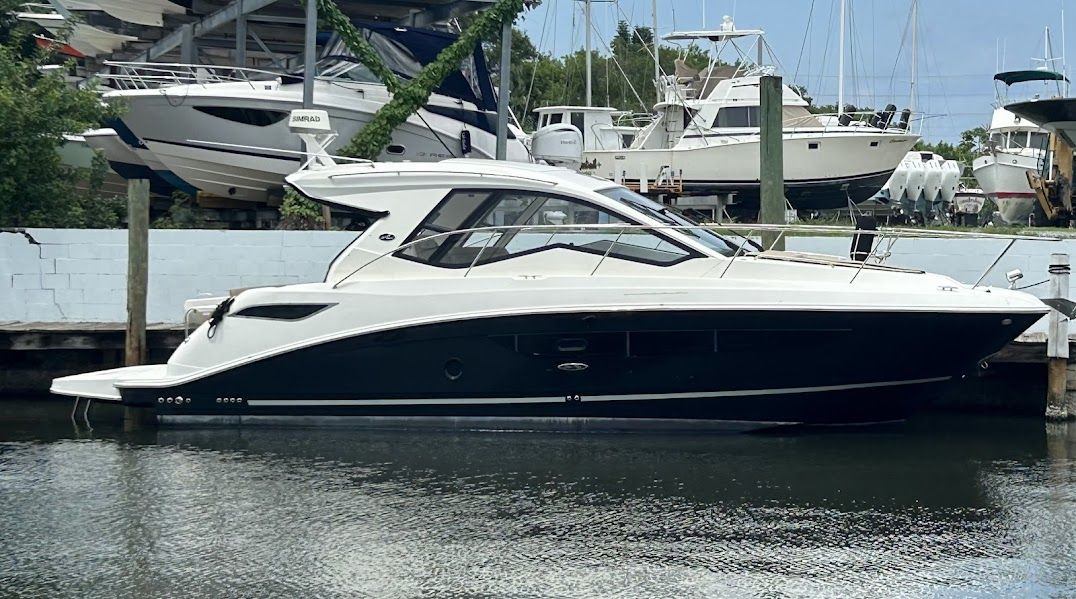 2018 Sea Ray Sundancer 350 Coupe