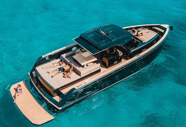 Pardo Yachts 50 Luxury Pardo Yachts 50 cruising on clear turquoise waters, 2022 model.