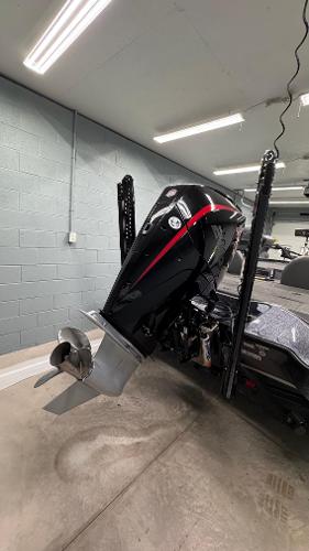 2023 Triton 18 TrX