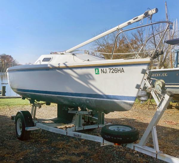Catalina Capri 16 1990 Catalina Capri 16 - Trailered