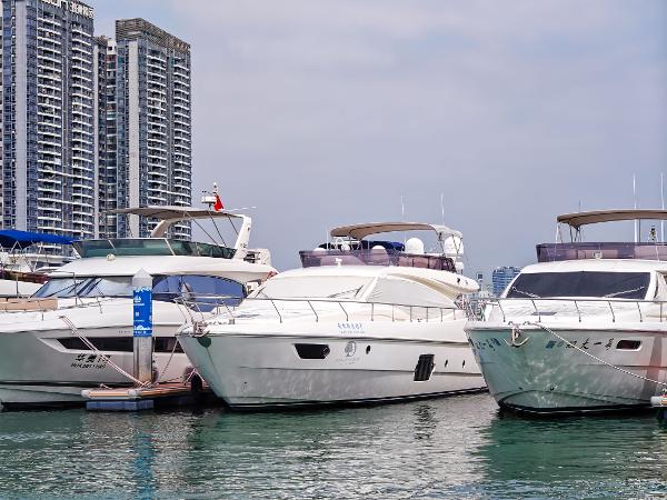 2012 Ferretti Yachts 620