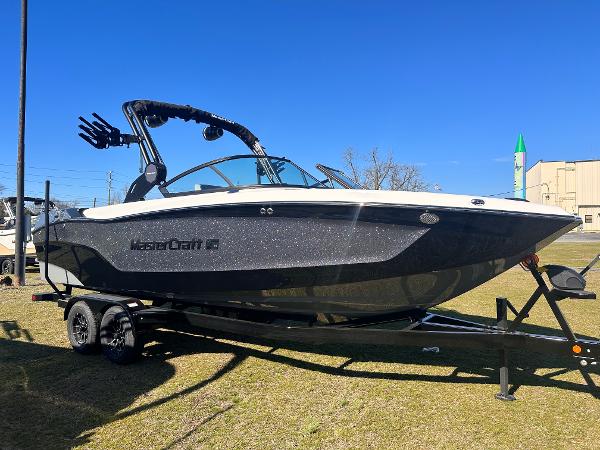 2025 MasterCraft X24