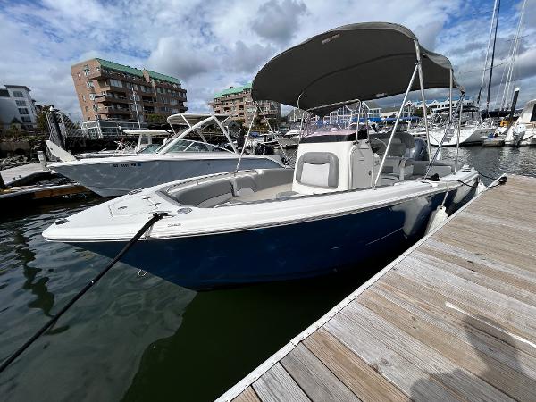 2021 NauticStar 2102 Legacy