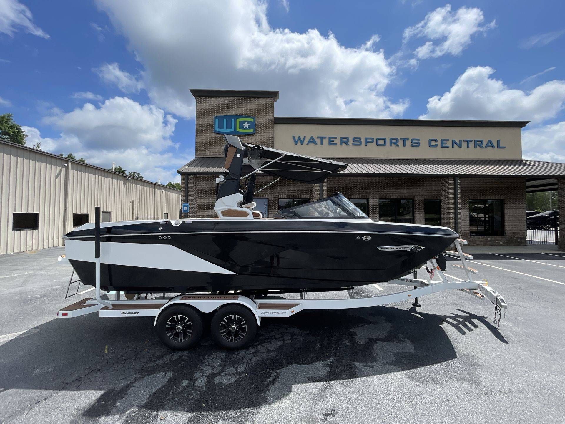 2022 Nautique G23