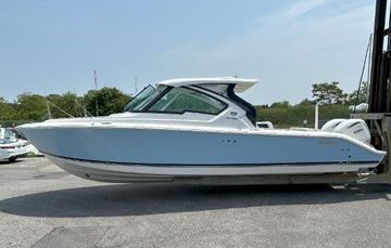 2026 Pursuit DC 326 Dual Console