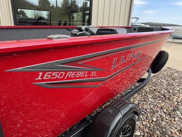 Lund 1650 Rebel XL Tiller