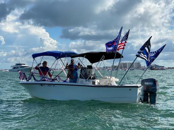 1985 Mako 21B