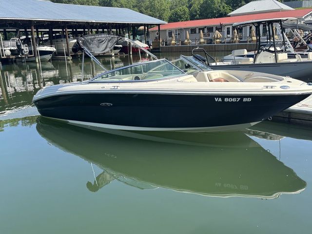 2004 Sea Ray 210 Select