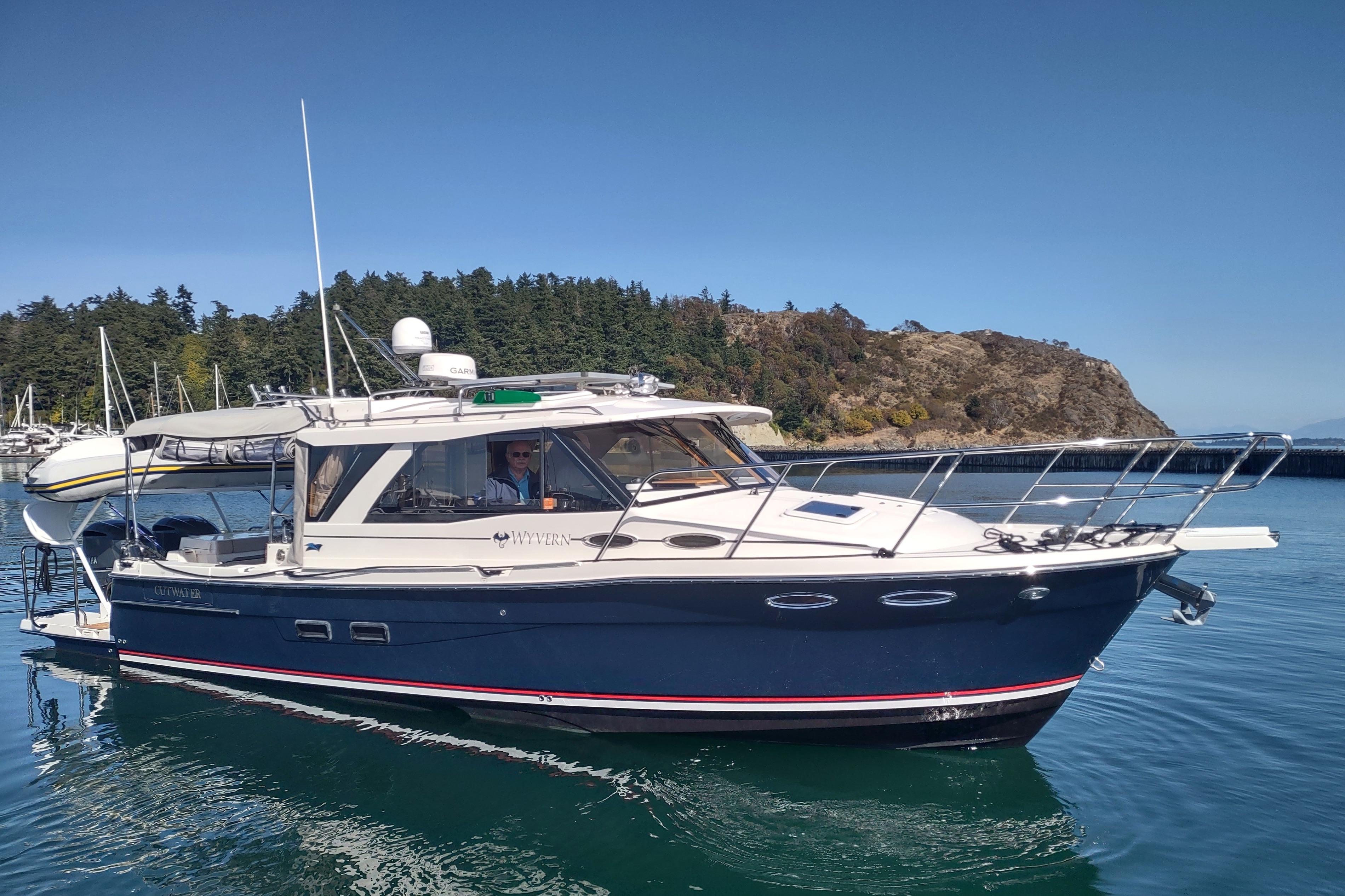 2020 Cutwater C-32 Coupe