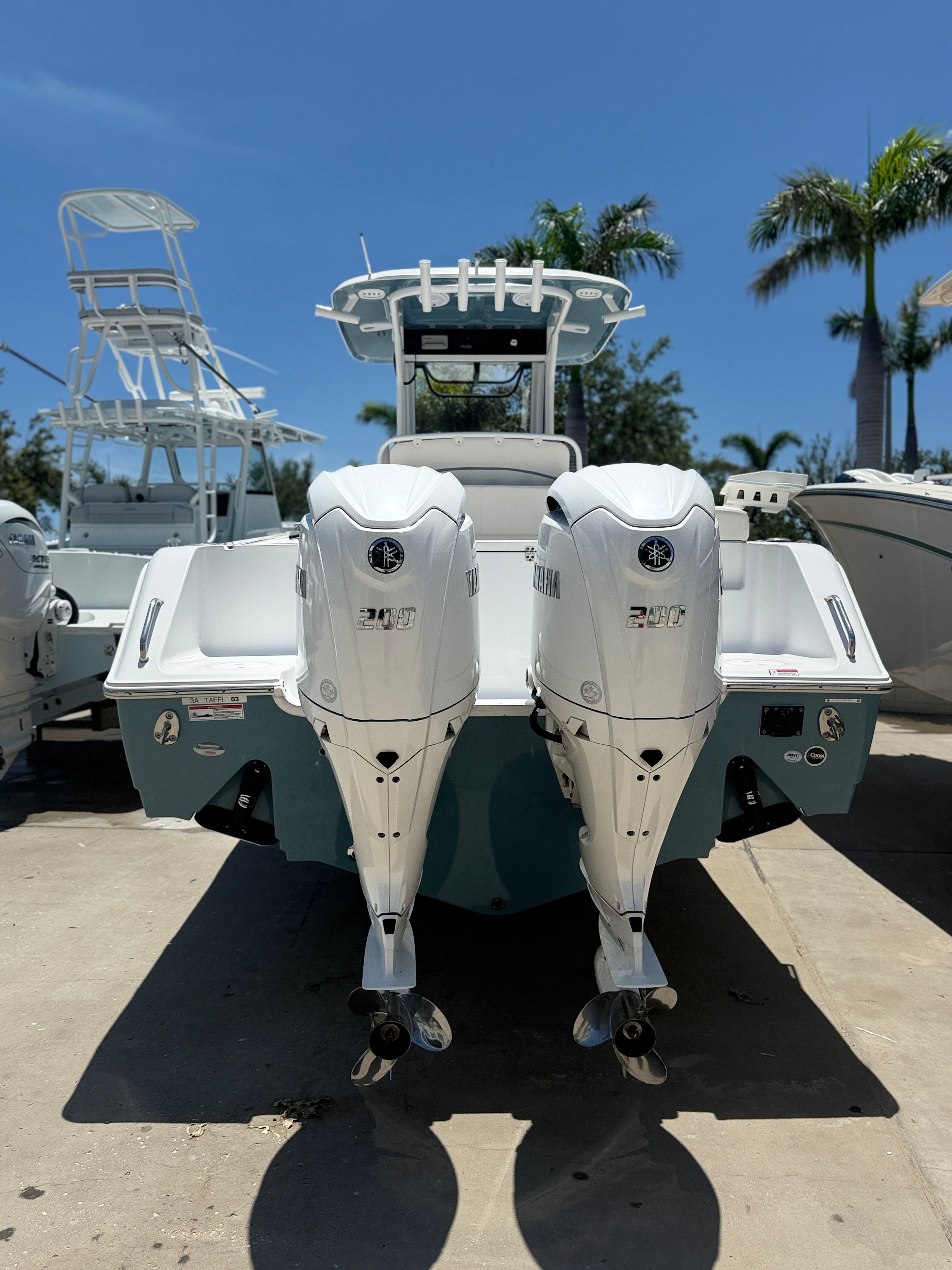 2024 Sea Hunt Gamefish 27 Coffin Box