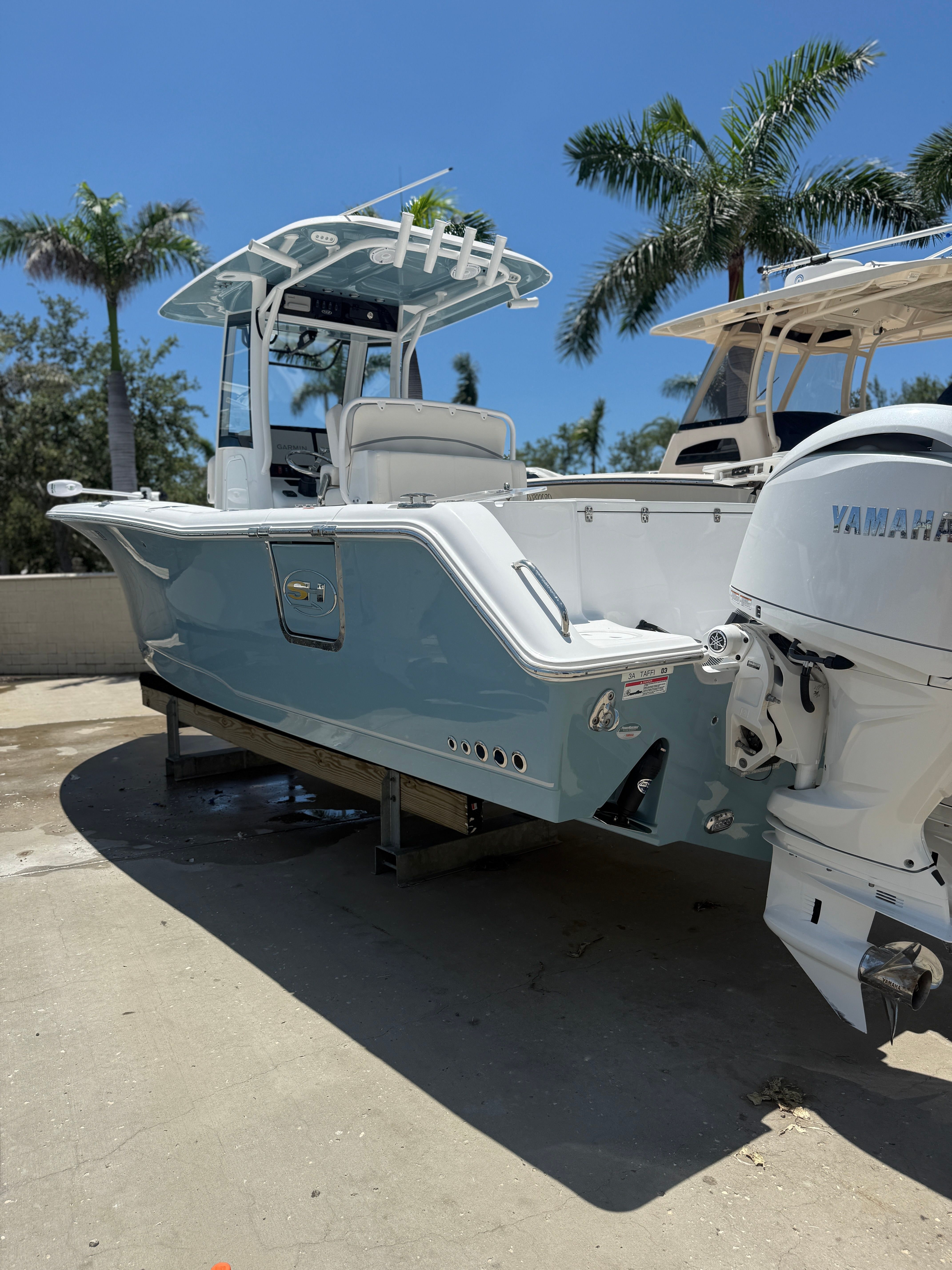 2024 Sea Hunt Gamefish 27 Coffin Box