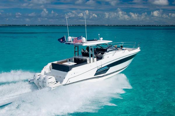 Jeanneau Leader 12.5 WA Manufacturer Provided Image: Manufacturer Provided Image