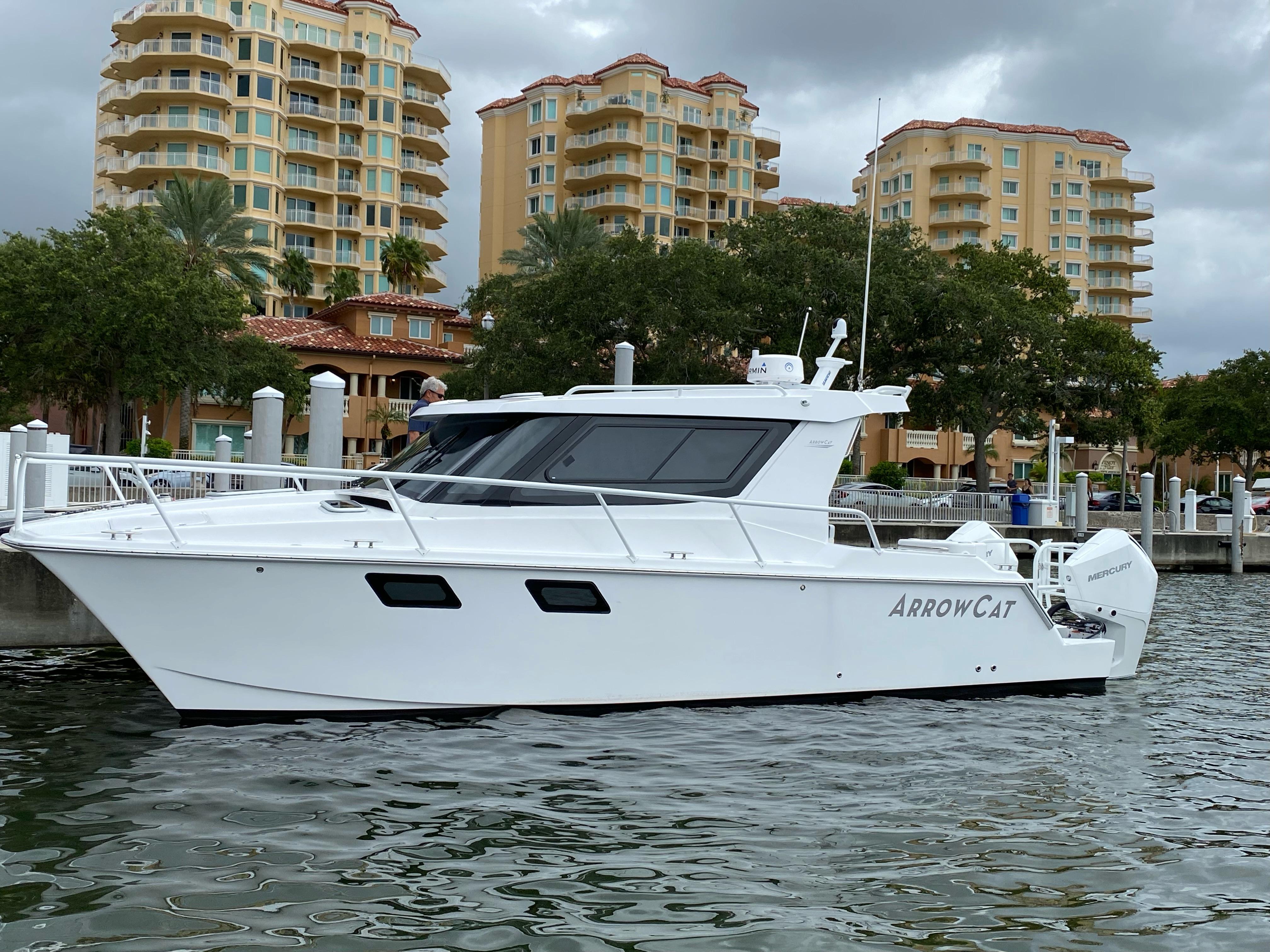 2025 ArrowCat 320