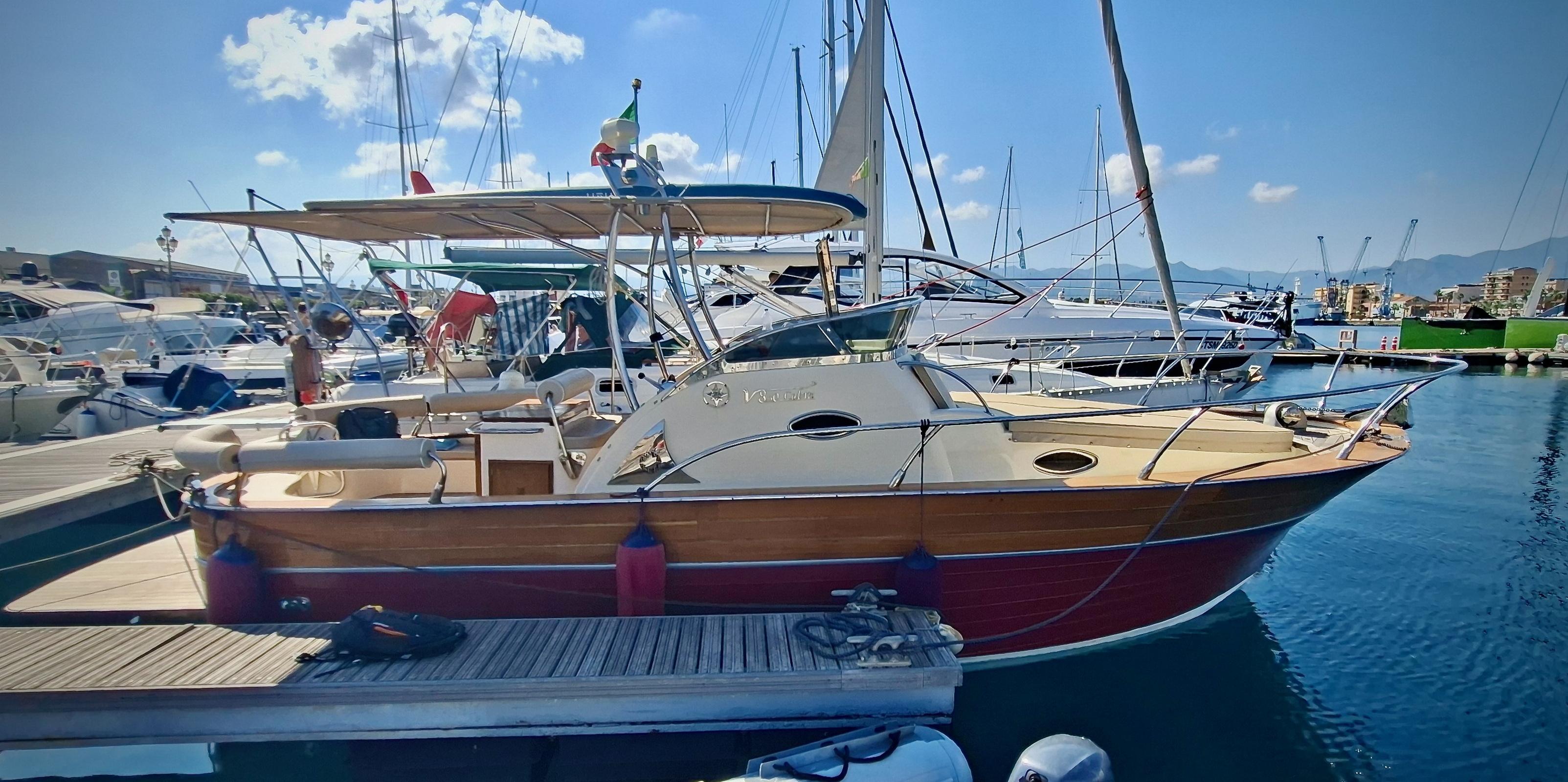 2012 Cantieri Tirrenia VIVEUR 8.50 CABIN