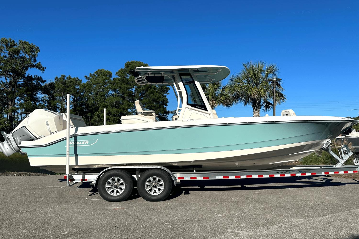 2025 Boston Whaler 280 Dauntless