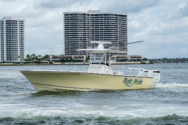 2001 SeaCraft SC32 Master Angler