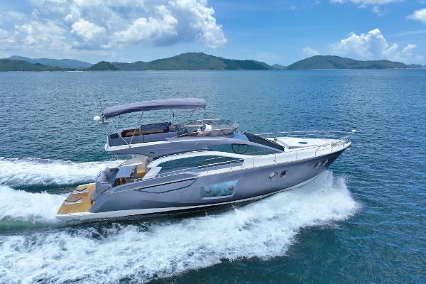 2012 Sessa Marine 54 FLY