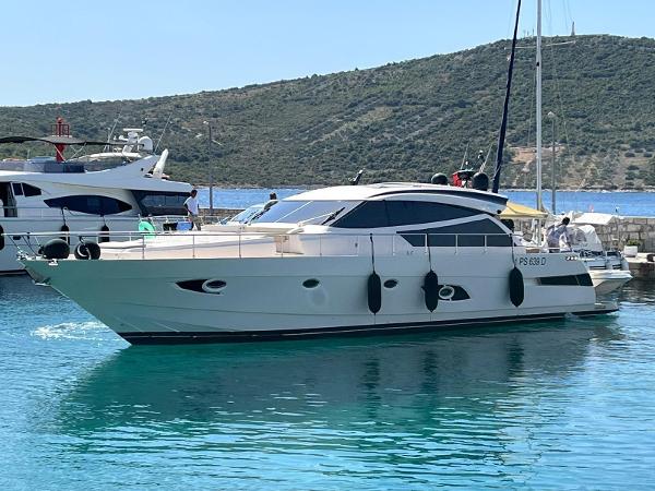 2011 Cayman Yachts 60 HT