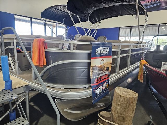 Sun Tracker Fishin' Barge 20 DLX