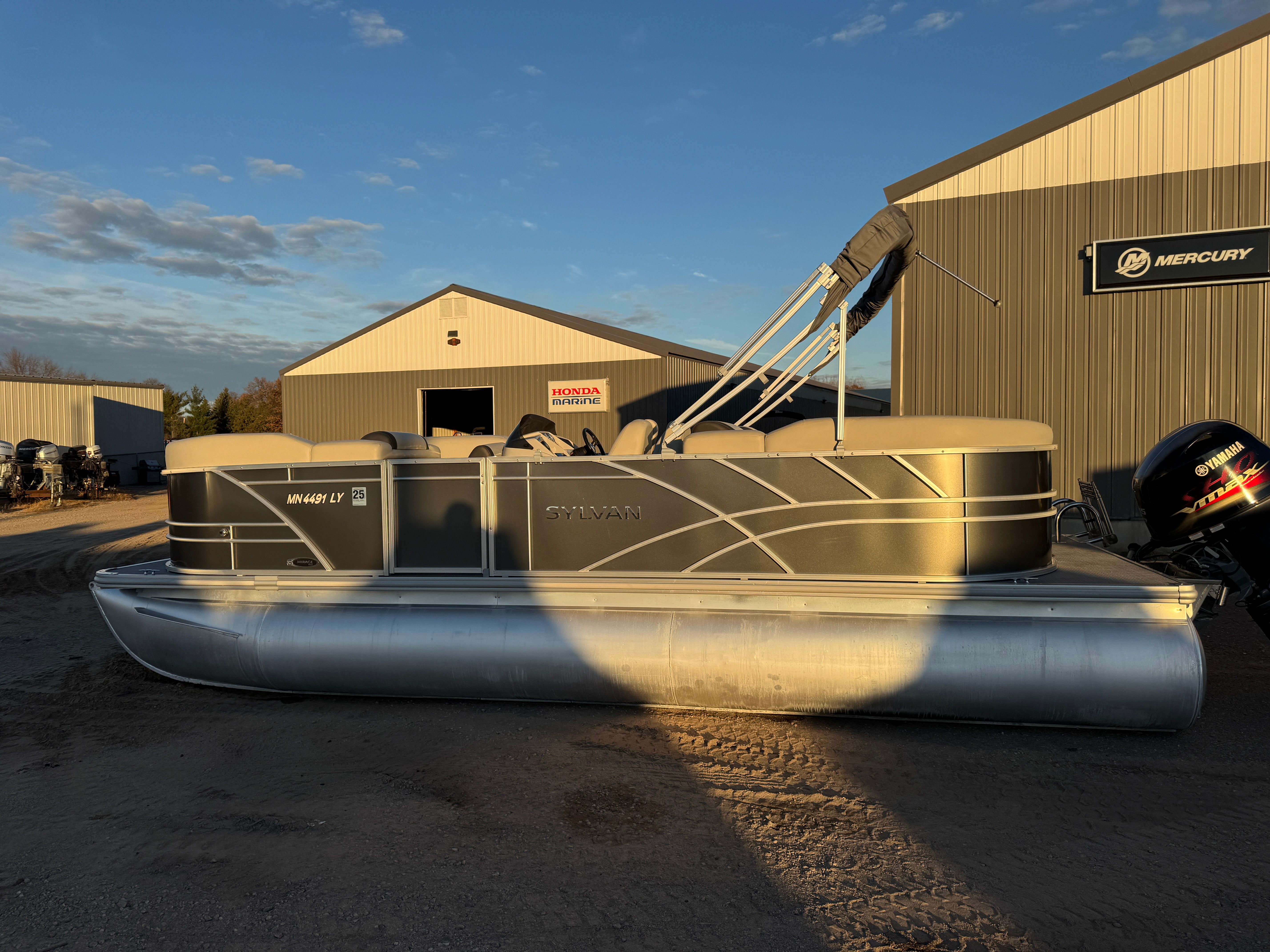 2020 Sylvan Mirage 822 LZ Pontoon