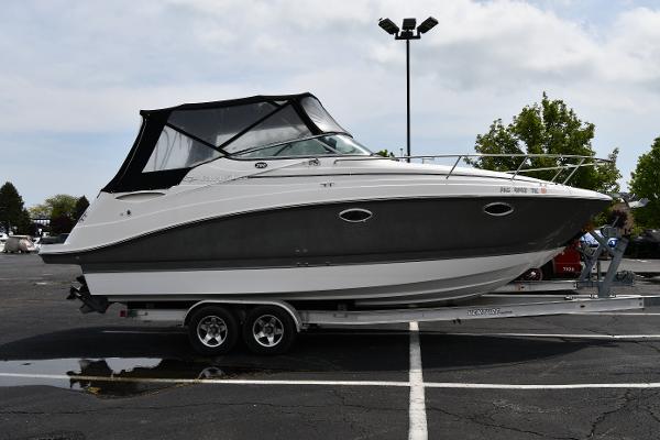 Rinker 260 Express Cruiser