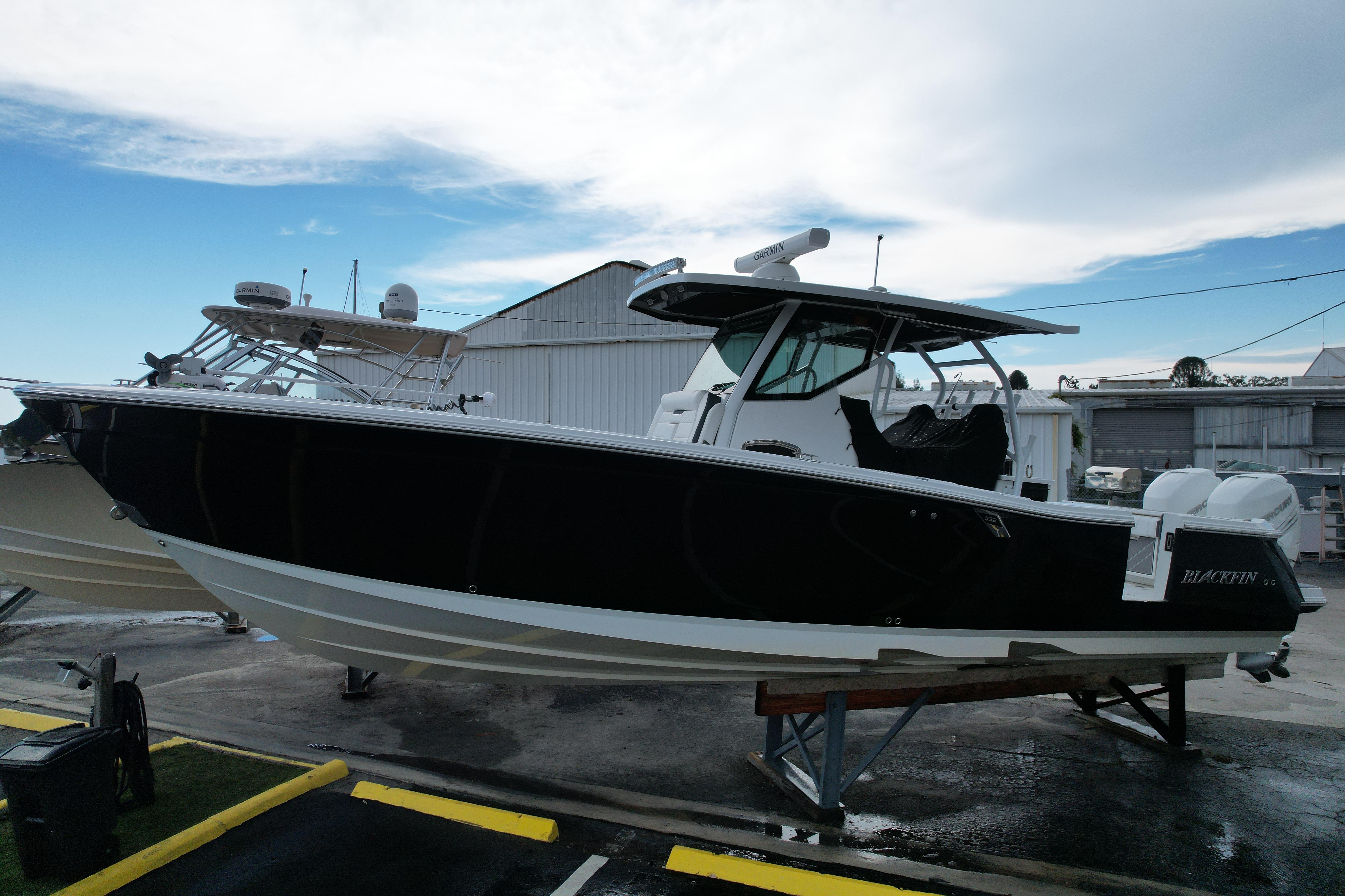 2021 Blackfin 332 CC