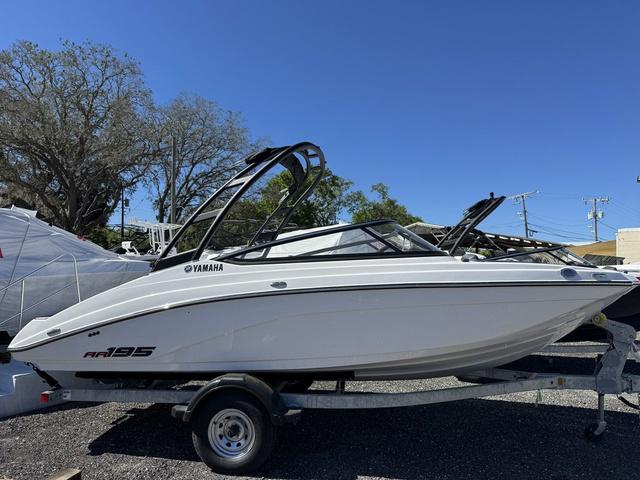 2025 Yamaha Boats AR195